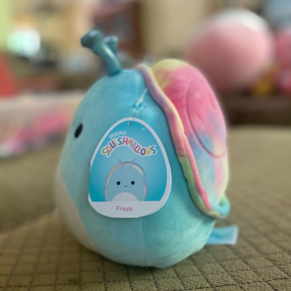 8” FREYA THE SNAIL SQUISHMALLOW